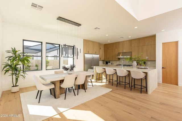 3021 E Rosemonte Drive, Phoenix, AZ 85050