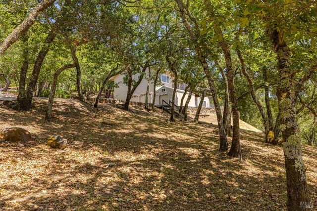 19688 Admiral Cooke Ln, Sonoma, CA 95476