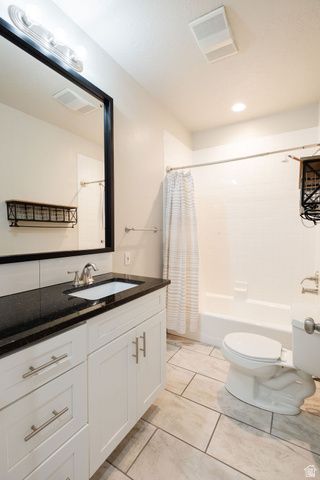5042 S VIKING DR, South Ogden, UT 84403