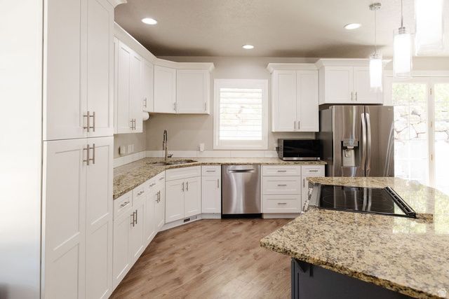 5042 S VIKING DR, South Ogden, UT 84403