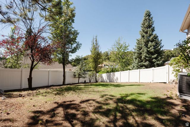 5042 S VIKING DR, South Ogden, UT 84403