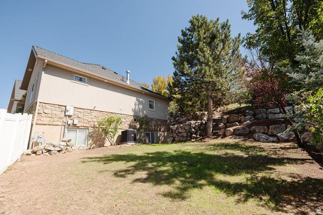 5042 S VIKING DR, South Ogden, UT 84403