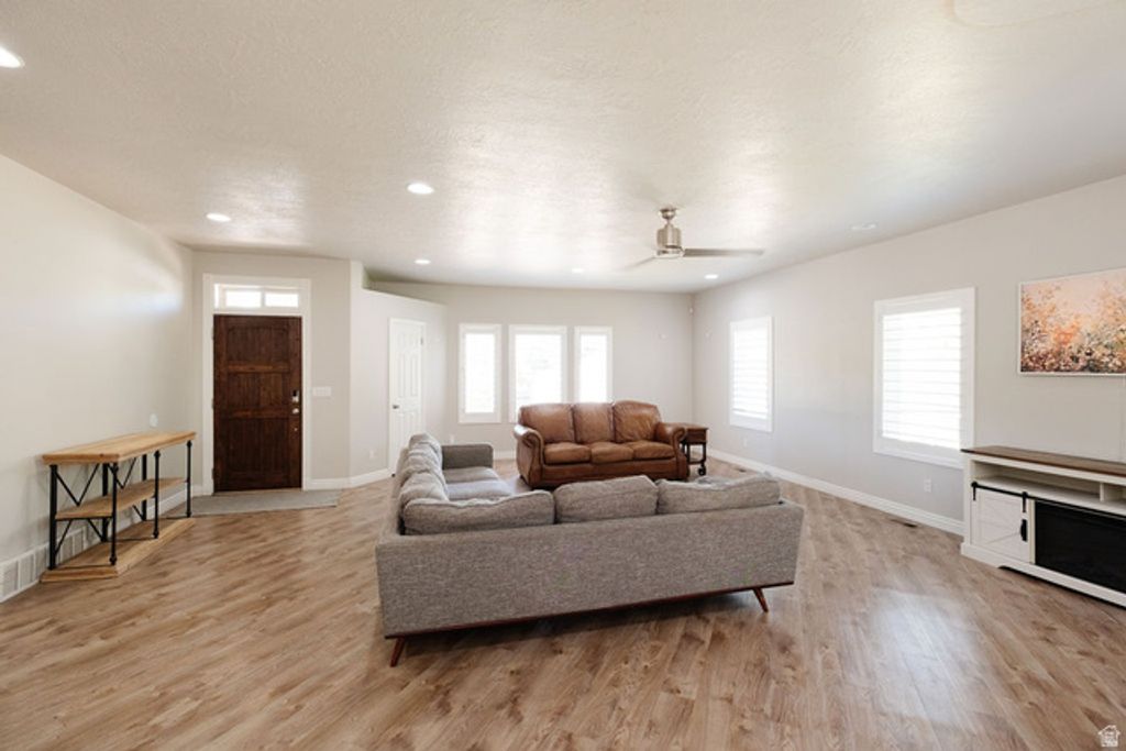 5042 S VIKING DR, South Ogden, UT 84403 — photo 3