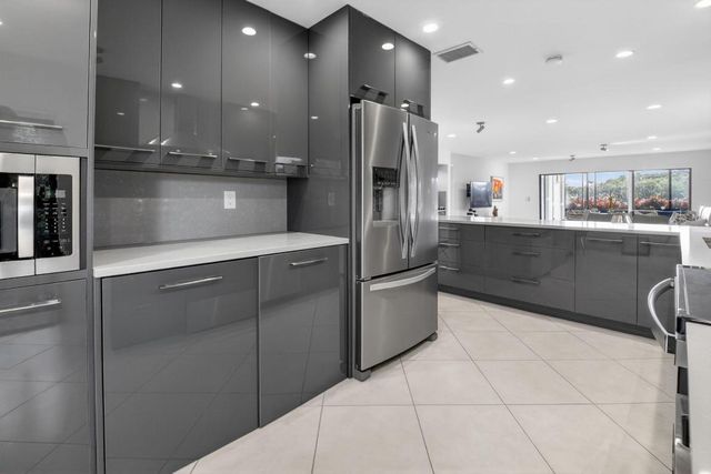 33 Westgate Lane C, Boynton Beach, FL 33436