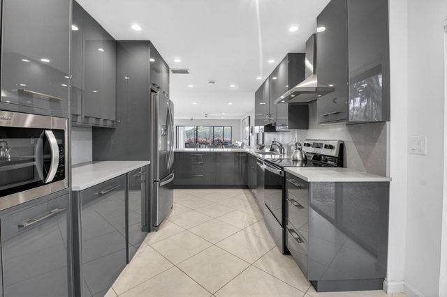 33 Westgate Lane C, Boynton Beach, FL 33436