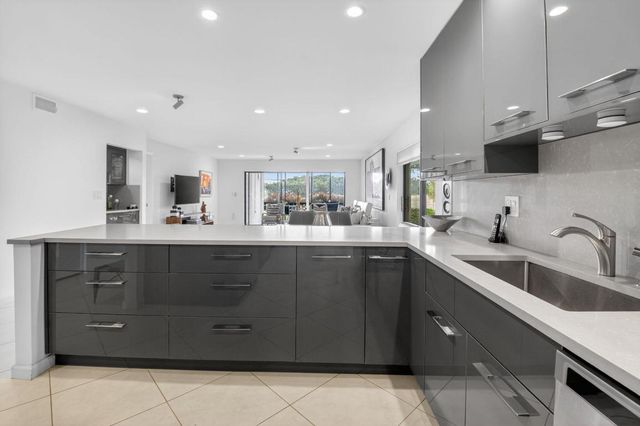 33 Westgate Lane C, Boynton Beach, FL 33436