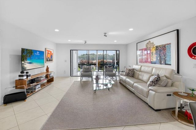 33 Westgate Lane C, Boynton Beach, FL 33436