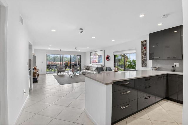 33 Westgate Lane C, Boynton Beach, FL 33436