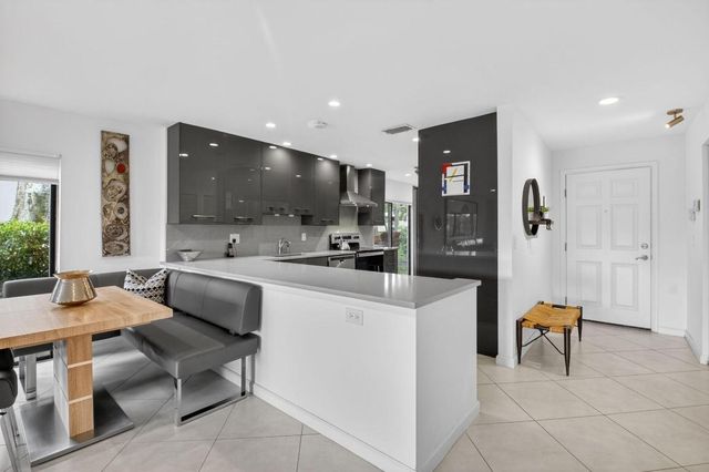 33 Westgate Lane C, Boynton Beach, FL 33436