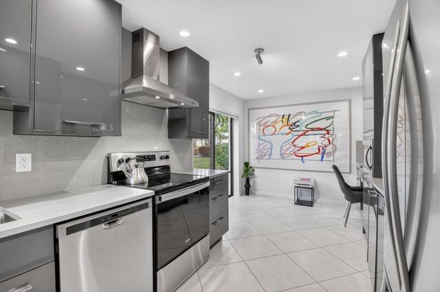 33 Westgate Lane C, Boynton Beach, FL 33436