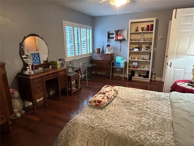 906 VILLAGE GREEN ROAD, Deland, FL 32720