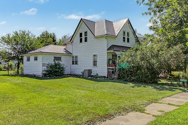 818 Avon Street, Stratford, IA 50249