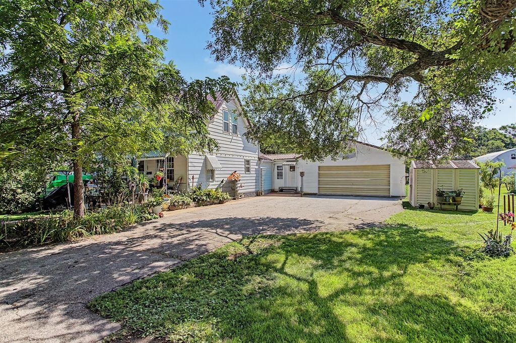 818 Avon Street, Stratford, IA 50249