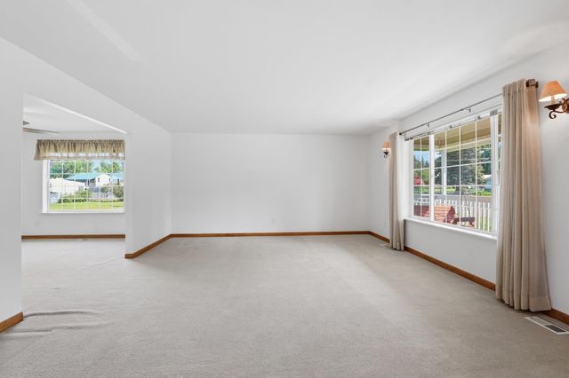 123 N STEVENS St, Deer Park, WA 99006