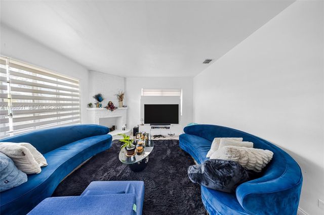 605 NW 34th Avenue, Miami, FL 33125