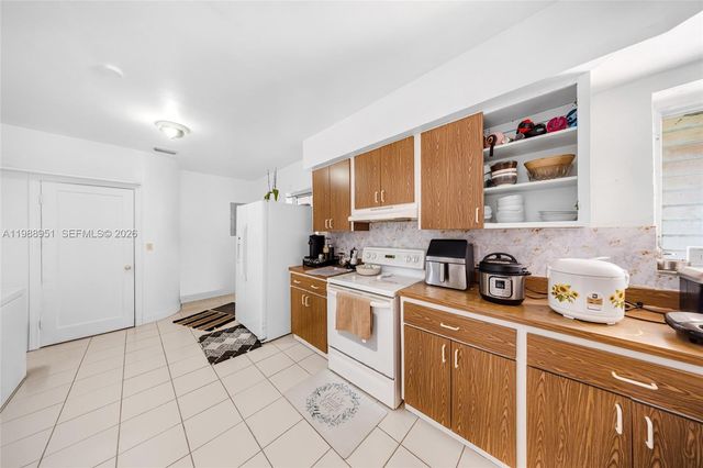 605 NW 34th Avenue, Miami, FL 33125