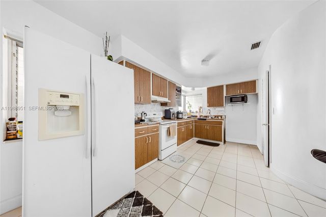 605 NW 34th Avenue, Miami, FL 33125