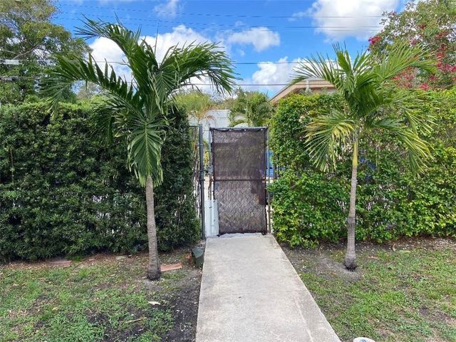 1935 Adams Street, Hollywood, FL 33020