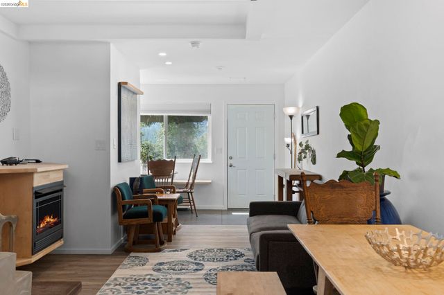 19032 Dyer Ct 12, Groveland, CA 95321