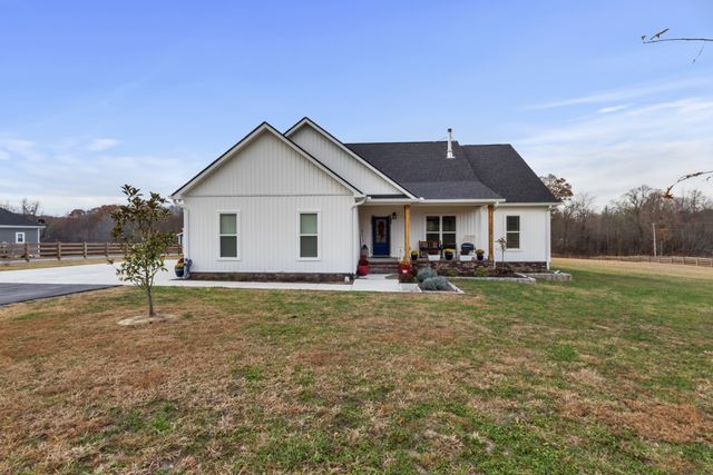 249 Claypool Rd, Bethpage, TN 37022