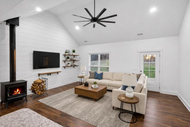 249 Claypool Rd, Bethpage, TN 37022