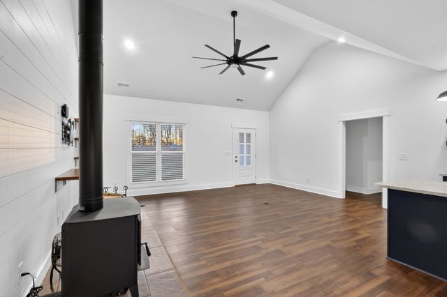 249 Claypool Rd, Bethpage, TN 37022