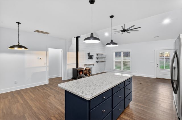 249 Claypool Rd, Bethpage, TN 37022