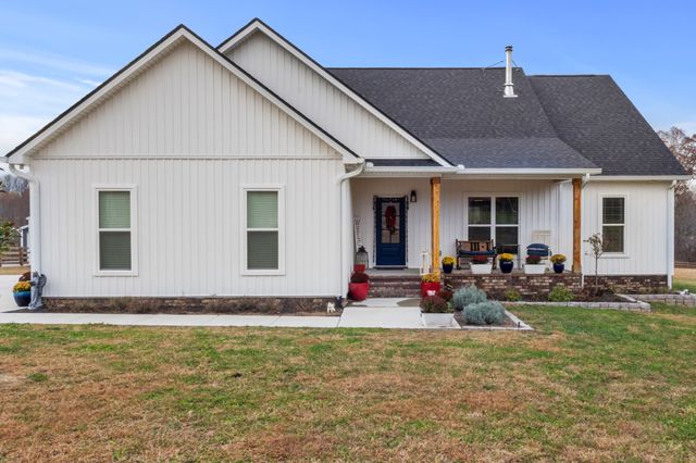 249 Claypool Rd, Bethpage, TN 37022