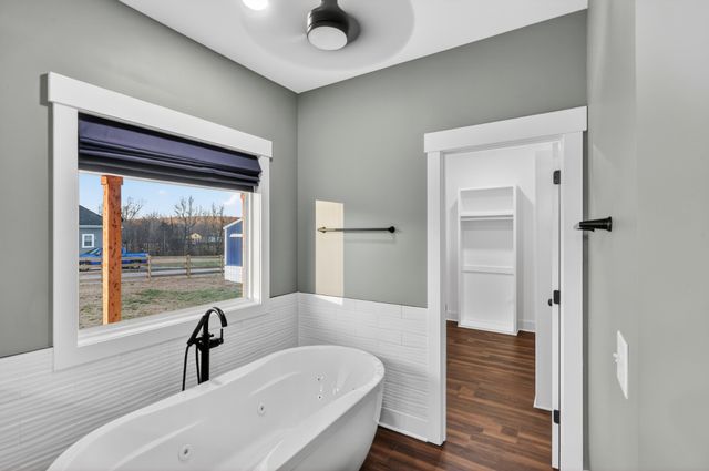 249 Claypool Rd, Bethpage, TN 37022