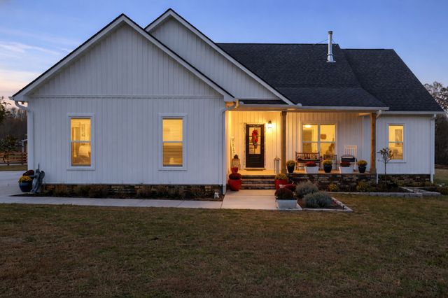 249 Claypool Rd, Bethpage, TN 37022