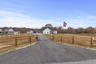 249 Claypool Rd, Bethpage, TN 37022