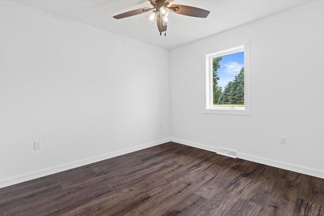 120 Ervalice COURT, Random Lake, WI 53075