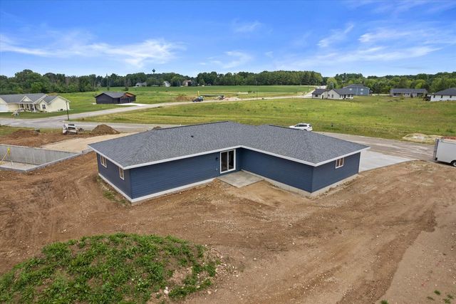 120 Ervalice COURT, Random Lake, WI 53075