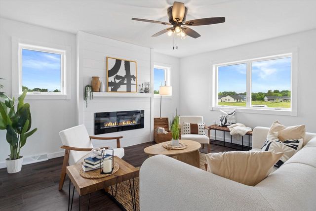120 Ervalice COURT, Random Lake, WI 53075