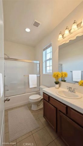 4361 W Artemisa, Fresno, CA 93722