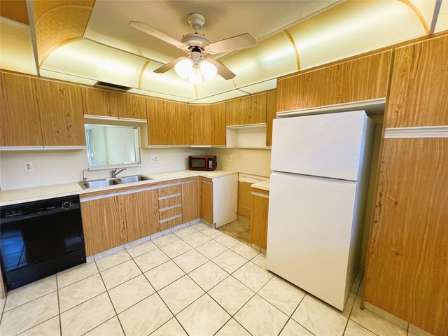 2305 Lucaya Lane D-2, Coconut Creek, FL 33066