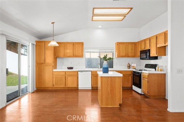 2062 Aberdeen, Corona, CA 92881