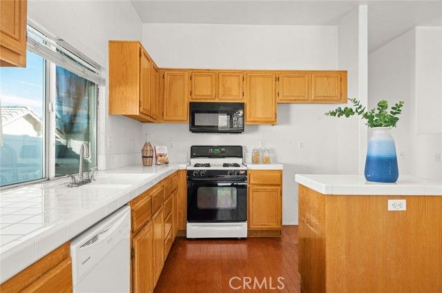 2062 Aberdeen, Corona, CA 92881