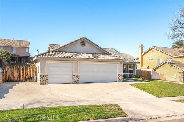 2062 Aberdeen, Corona, CA 92881
