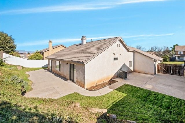 2062 Aberdeen, Corona, CA 92881