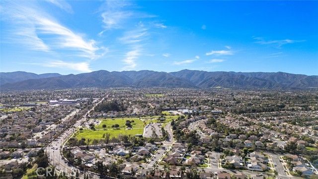 2062 Aberdeen, Corona, CA 92881