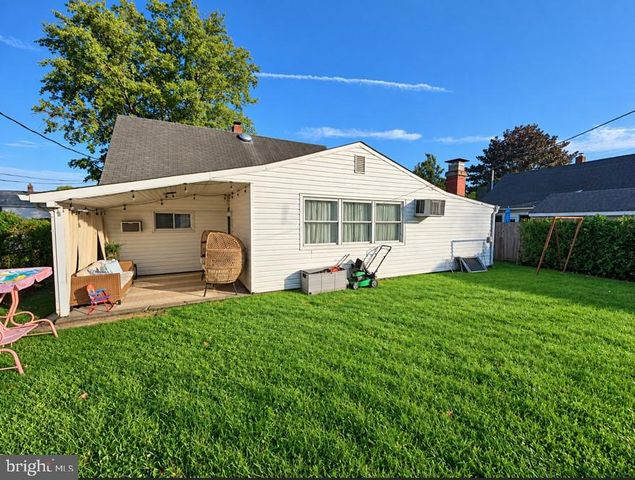 223 INDIAN CREEK, Levittown, PA 19057