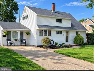 223 INDIAN DR, Levittown, PA 19057