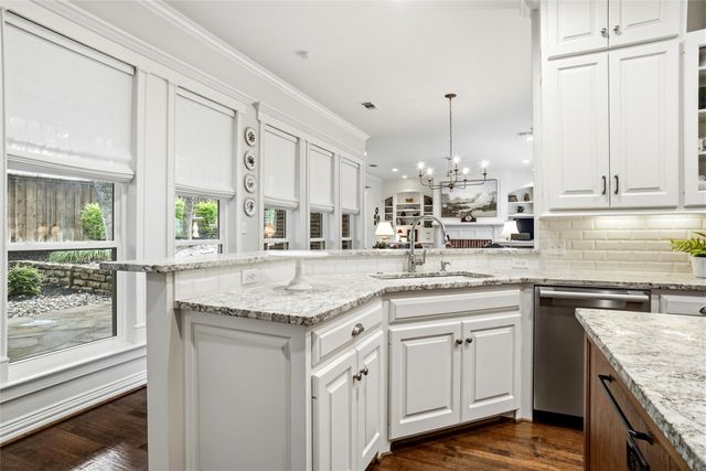 803 Woodcrest Court, Southlake, TX 76092