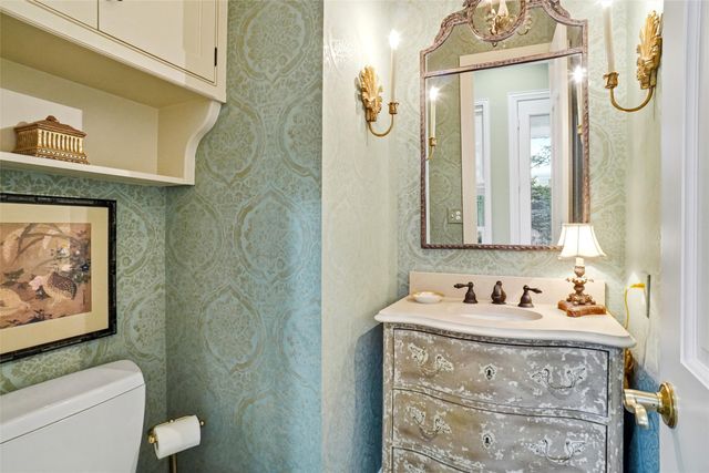 803 Woodcrest Court, Southlake, TX 76092