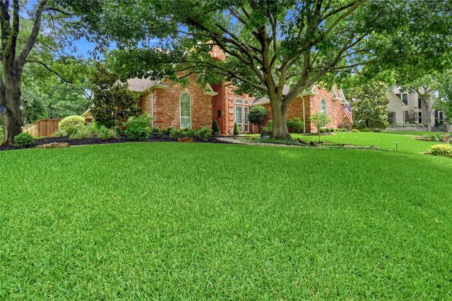 803 Woodcrest Court, Southlake, TX 76092