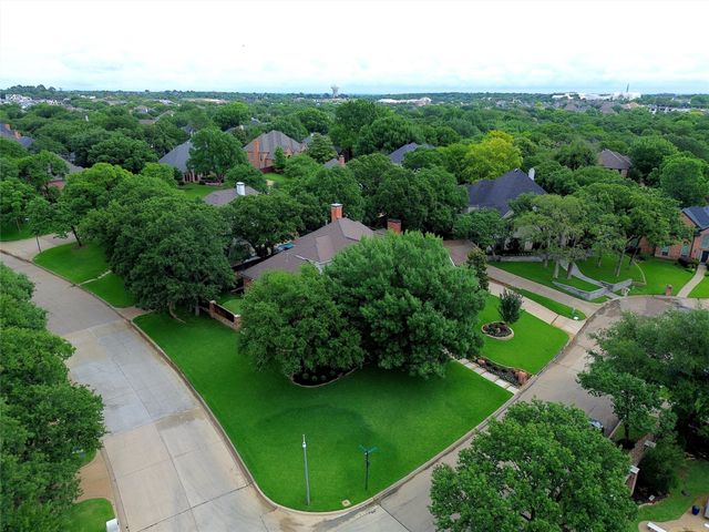 803 Woodcrest Court, Southlake, TX 76092