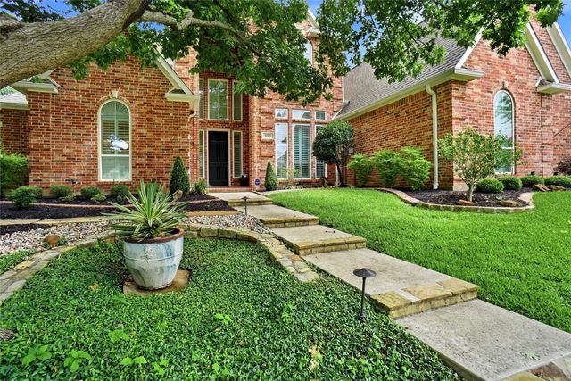 803 Woodcrest Court, Southlake, TX 76092