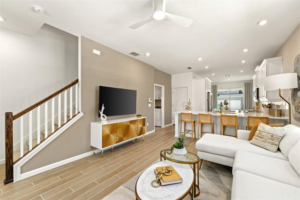 Image 11 of property listing at 9876 WALKWAY DRIVE, Orlando, FL 32832