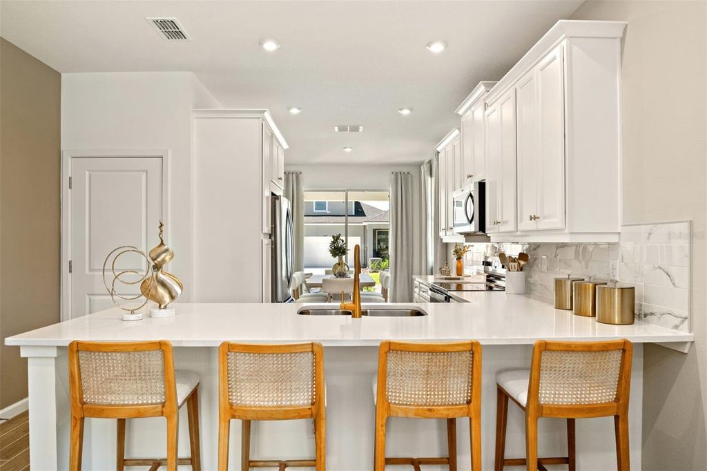 Image 13 of property listing at 9876 WALKWAY DRIVE, Orlando, FL 32832